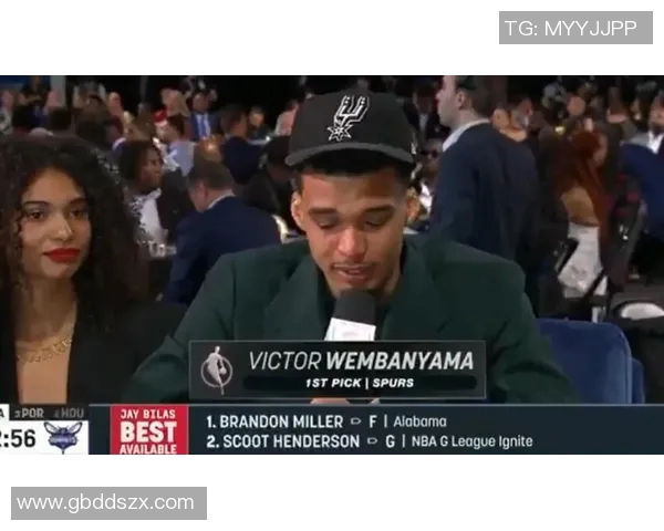 文班亚马法国队首秀表现惊艳27分大胜意大利吸引众多NBA球探关注